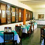 Hotel Tower House Suites 